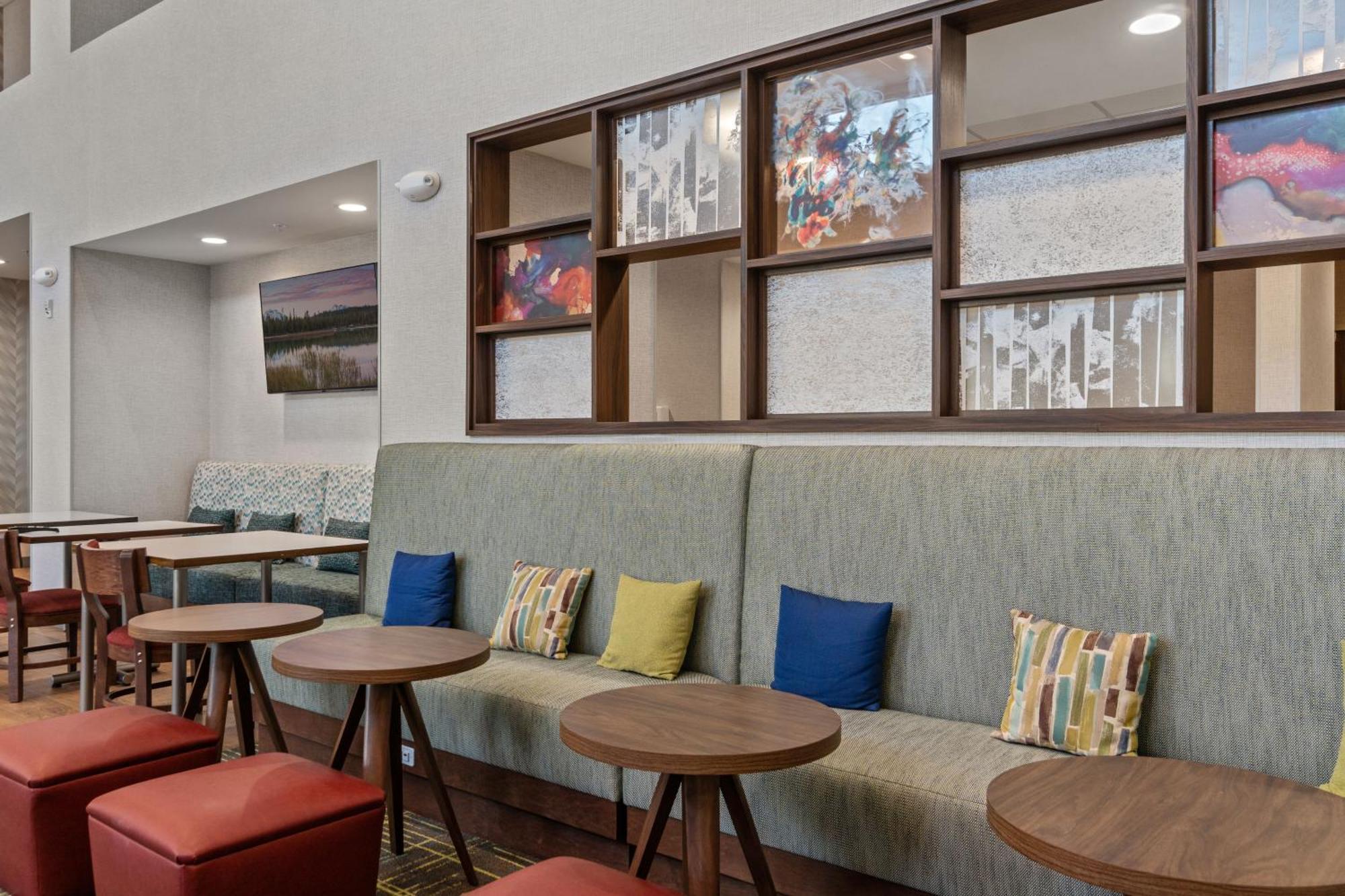 Hampton Inn Redmond Bend Airport Ngoại thất bức ảnh